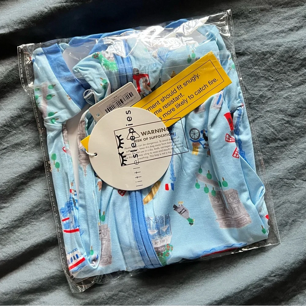 Little Sleepies Weekend in Paris Shorty Zippy - Picture 5 of 6